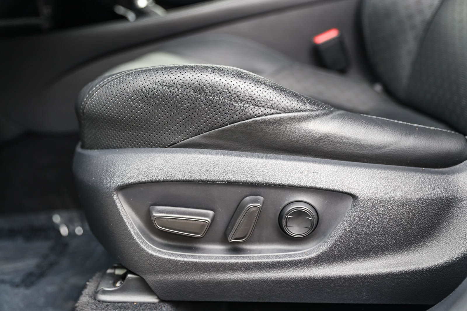 Certified 2021 Toyota C-HR Limited FWD image 21