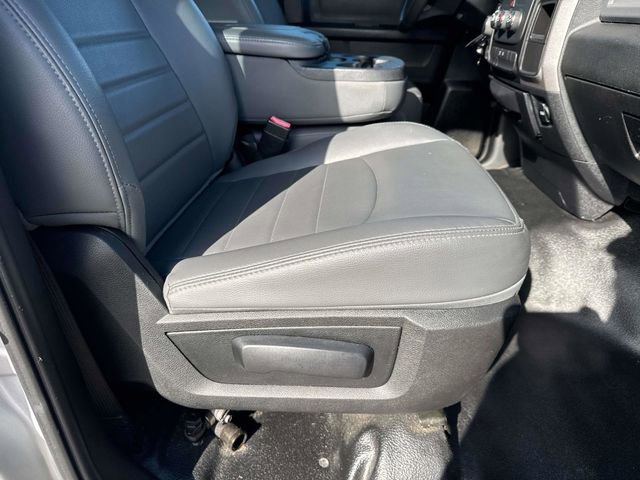 Used 2018 RAM 1500 Tradesman w/ Chrome Appearance Group image 17