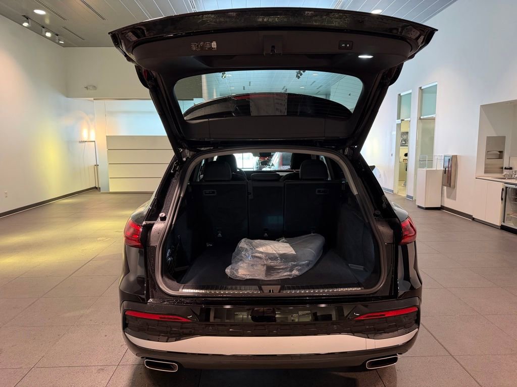 Used 2025 Audi Q5 Premium w/ Convenience Package image 25