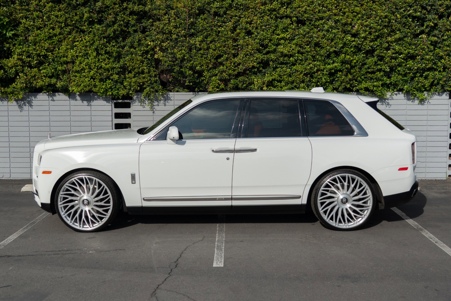 Used 2022 Rolls-Royce Cullinan image 21