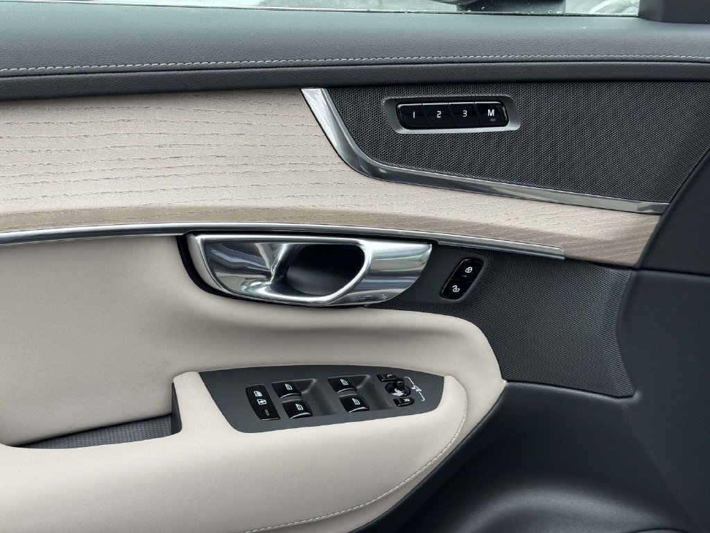 New 2026 Volvo XC90 B6 Plus AWD/4WD image 17