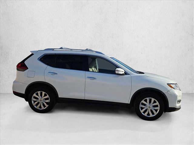 Used 2017 Nissan Rogue S w/ Appearance Package FWD image 4