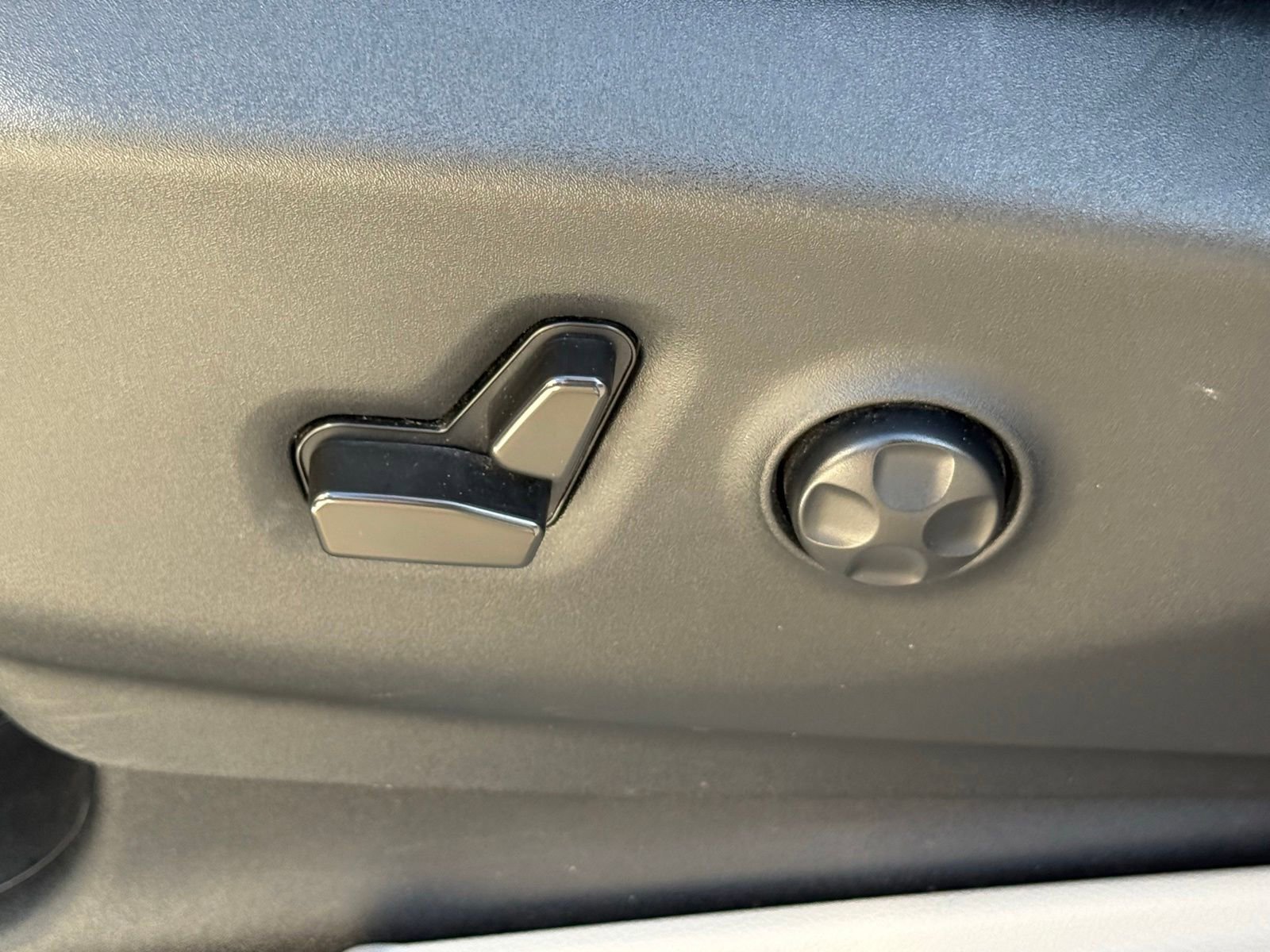 Used 2022 Chrysler Pacifica Touring-L FWD image 23