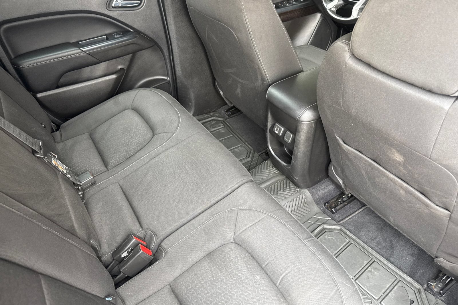 Used 2020 GMC Canyon SLE w/ Elevation Edition AWD/4WD image 16