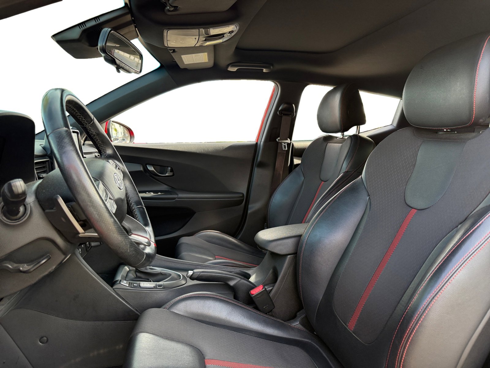 Used 2020 Hyundai Veloster Turbo image 6