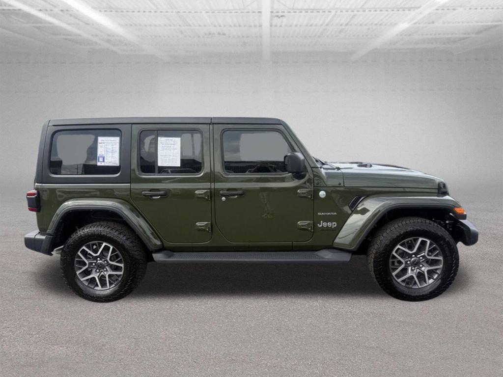 Used 2024 Jeep Wrangler Unlimited Sahara AWD/4WD image 3
