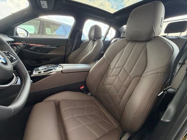 Used 2026 BMW 540i xDrive AWD/4WD image 25