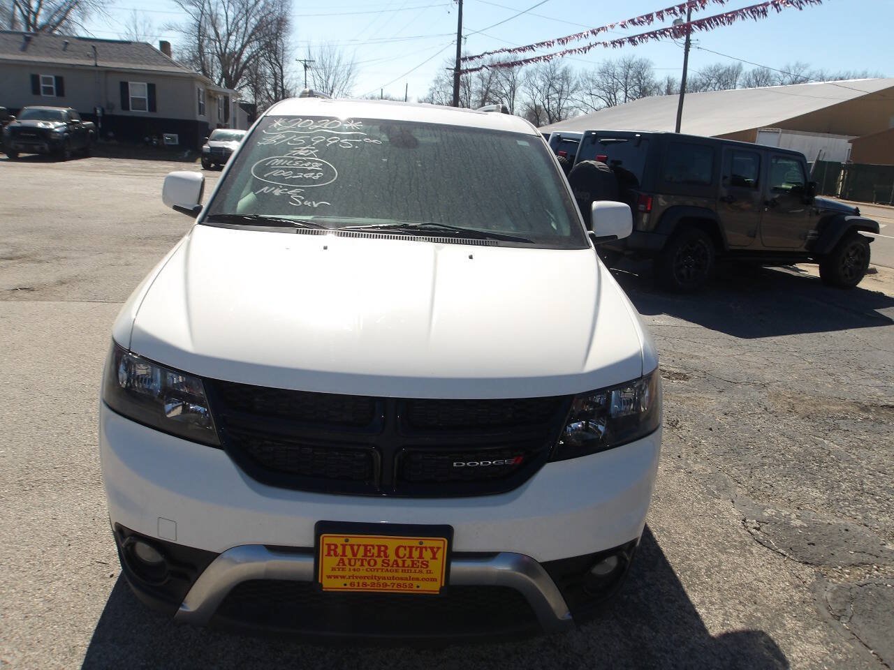 Used 2020 Dodge Journey Crossroad FWD image 2