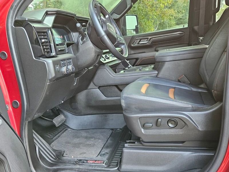 Used 2024 GMC Sierra 2500 AT4 w/ AT4 Premium Plus Package image 11