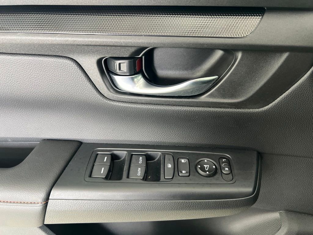 Used 2025 Honda CR-V Sport image 19