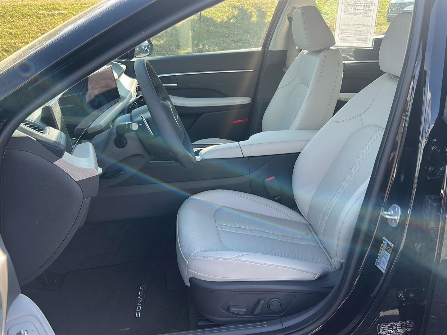Certified 2025 Hyundai Sonata Limited FWD image 13