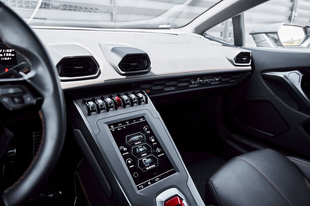 Used 2021 Lamborghini Huracan EVO RWD image 58