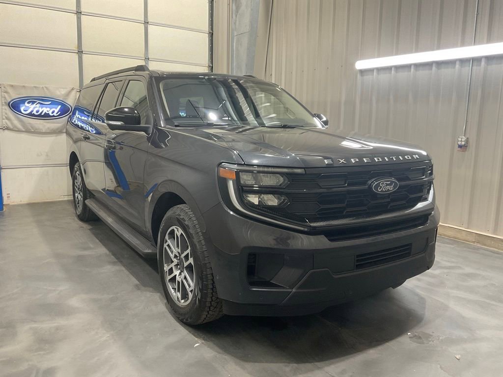 Used 2025 Ford Expedition Max Active AWD/4WD image 1