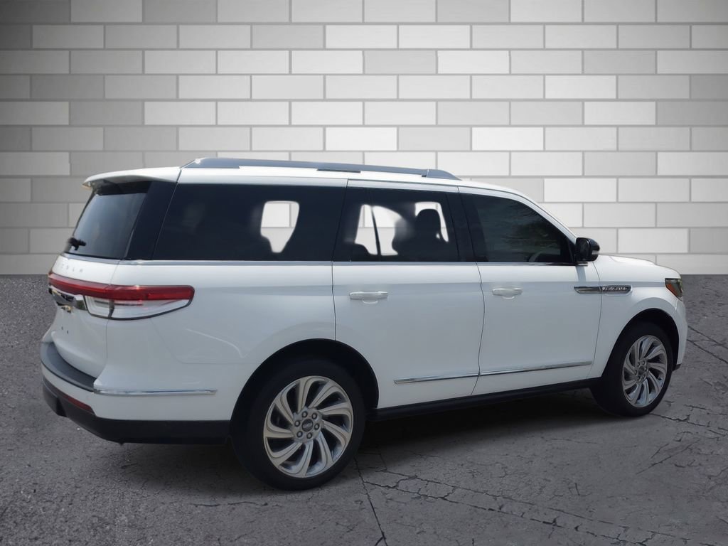 Used 2024 Lincoln Navigator Premiere AWD/4WD image 6