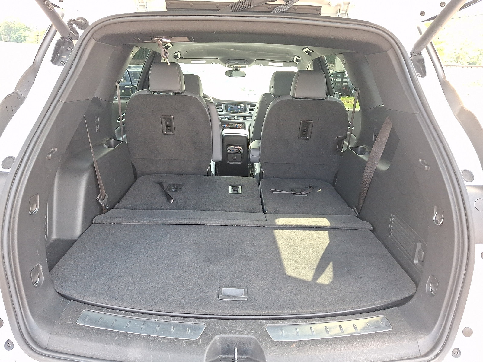 Used 2023 Buick Enclave Essence AWD/4WD image 28