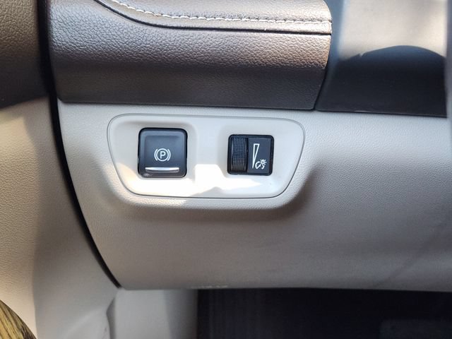 Used 2019 GMC Acadia Denali w/ Technology Package FWD image 22