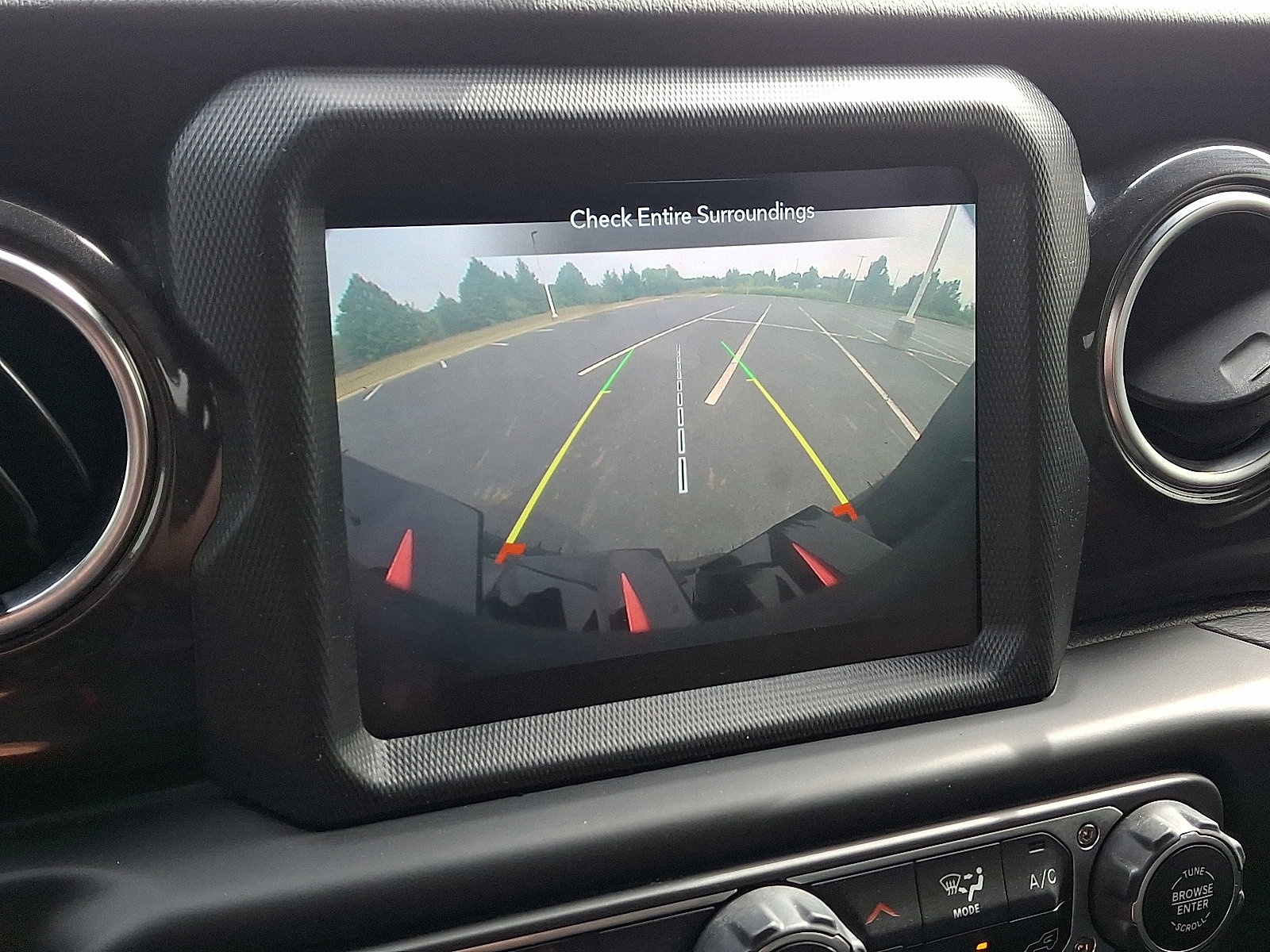 Used 2022 Jeep Wrangler Unlimited Sahara image 19