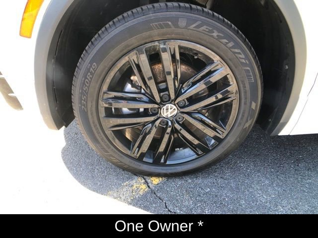 Used 2022 Volkswagen Tiguan SE R-Line AWD/4WD image 10