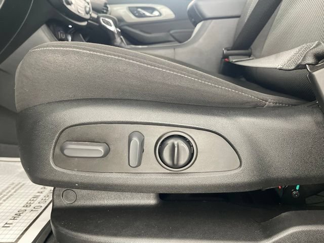 Used 2023 Chevrolet Traverse LT FWD image 34