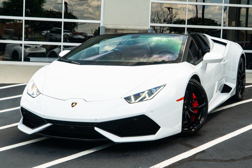 Used 2017 Lamborghini Huracan LP 610-4 AWD/4WD image 2