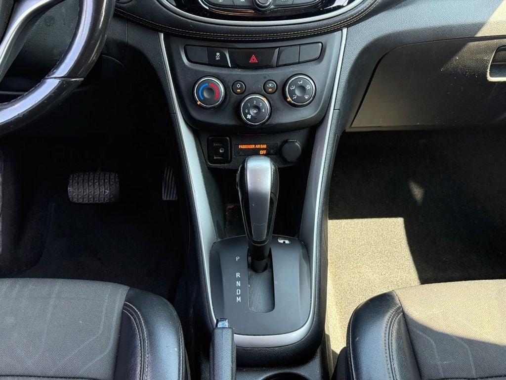 Used 2018 Chevrolet Trax LT w/ LT Convenience Package AWD/4WD image 15