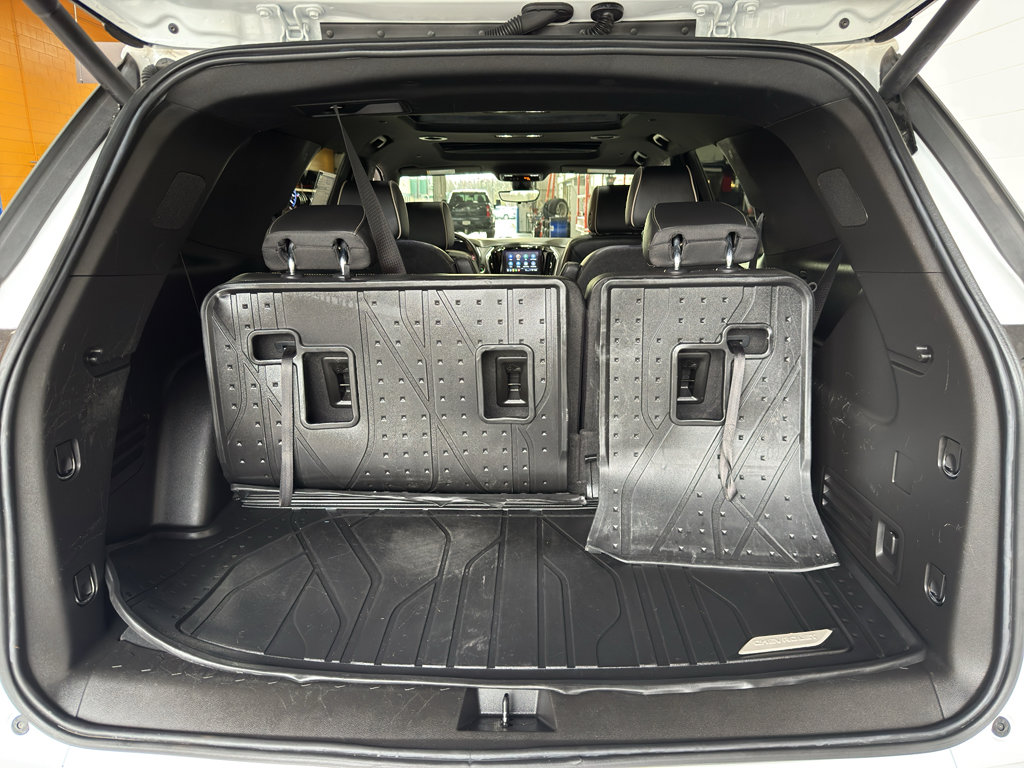 Used 2023 Chevrolet Traverse Premier image 21