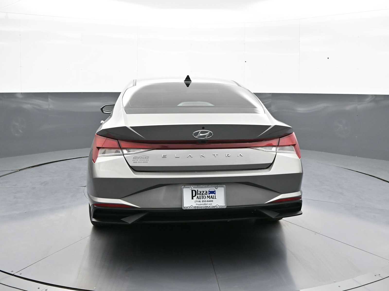 Certified 2023 Hyundai Elantra SE FWD image 7
