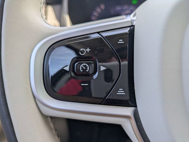 Used 2023 Volvo XC90 B5 Plus w/ Protection Package Premier AWD/4WD image 17