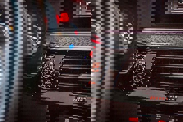 Used 2019 BMW 540i xDrive w/ M Sport Package image 33