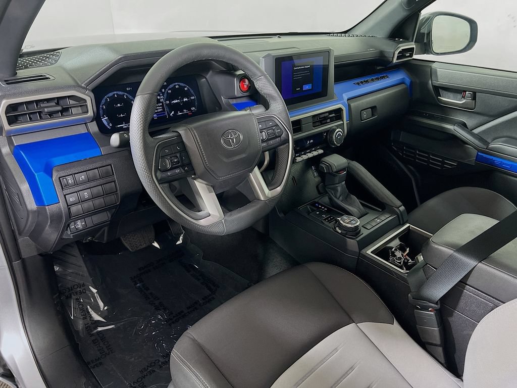 Certified 2025 Toyota Tacoma TRD Off-Road AWD/4WD image 9
