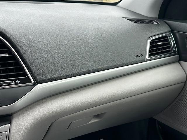 Used 2018 Hyundai Elantra SE image 27
