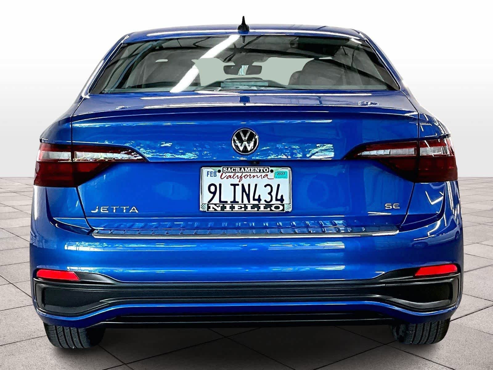 Used 2024 Volkswagen Jetta SE image 6