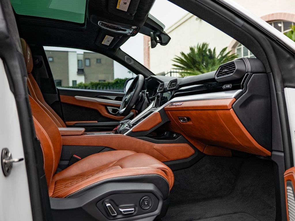 Used 2024 Lamborghini Urus S AWD/4WD image 8