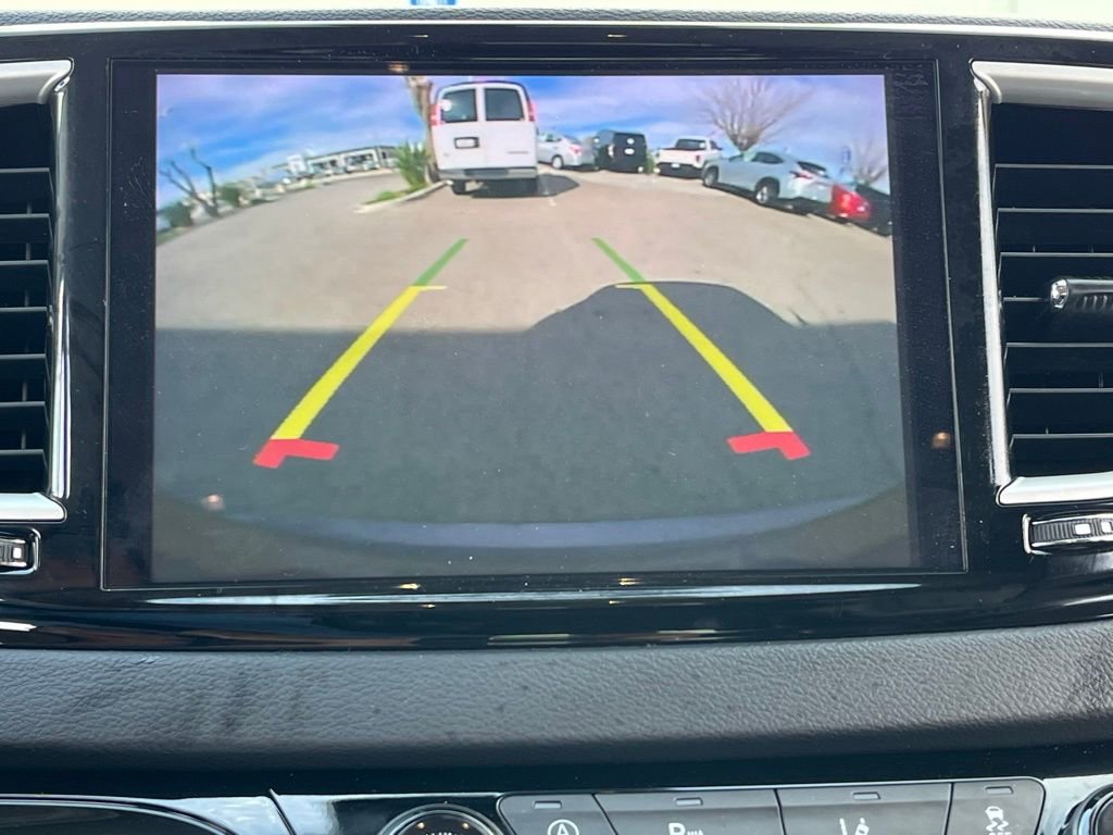 Used 2023 Chrysler Pacifica Touring-L image 10