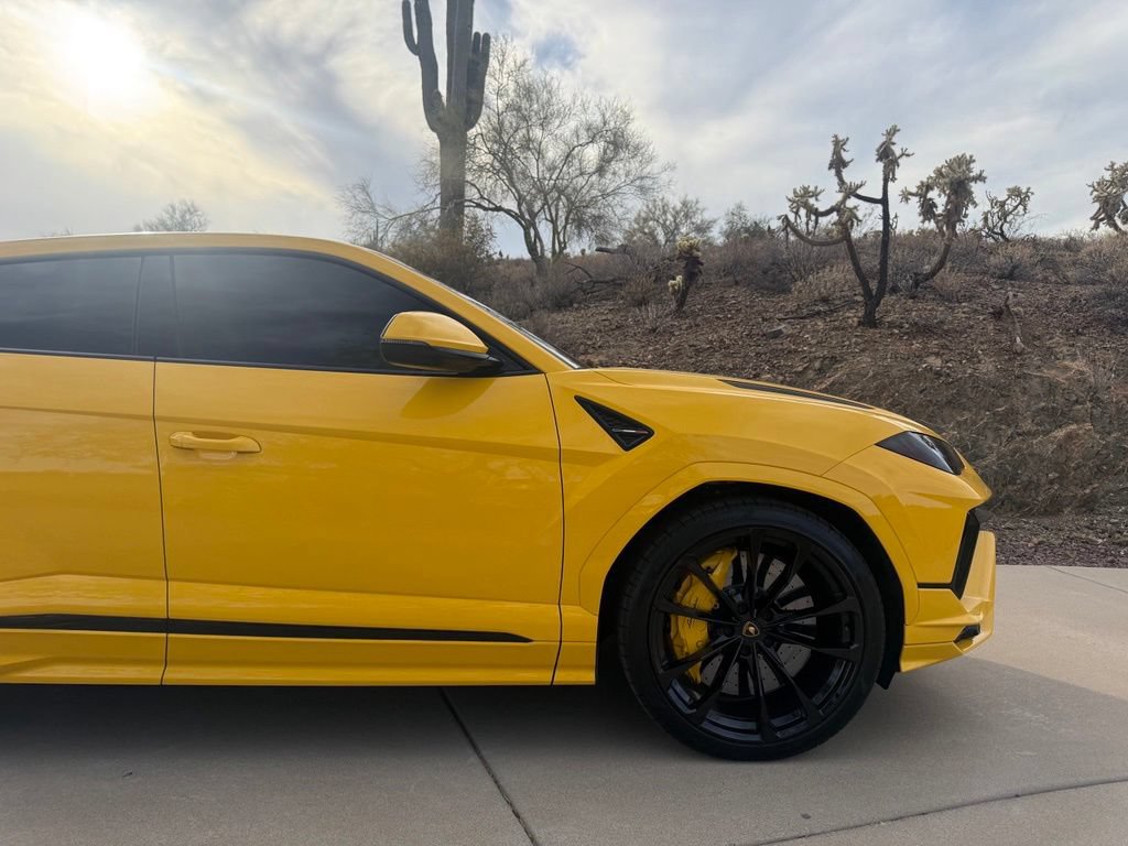 Used 2023 Lamborghini Urus S AWD/4WD image 12