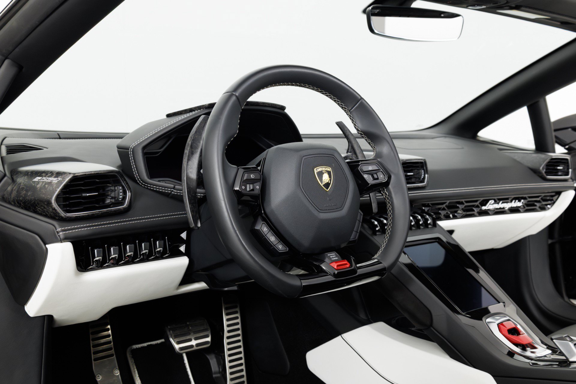 Used 2021 Lamborghini Huracan EVO RWD image 19