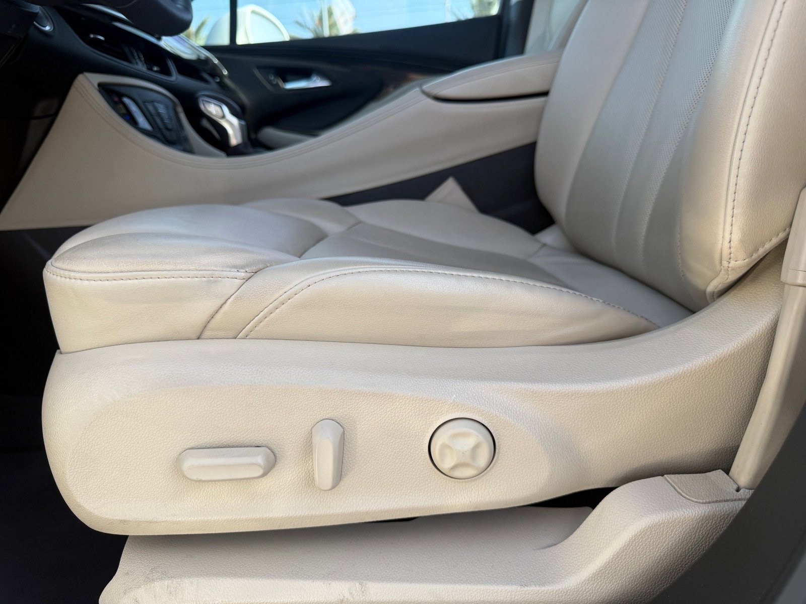 Used 2020 Buick Envision Premium AWD/4WD image 10