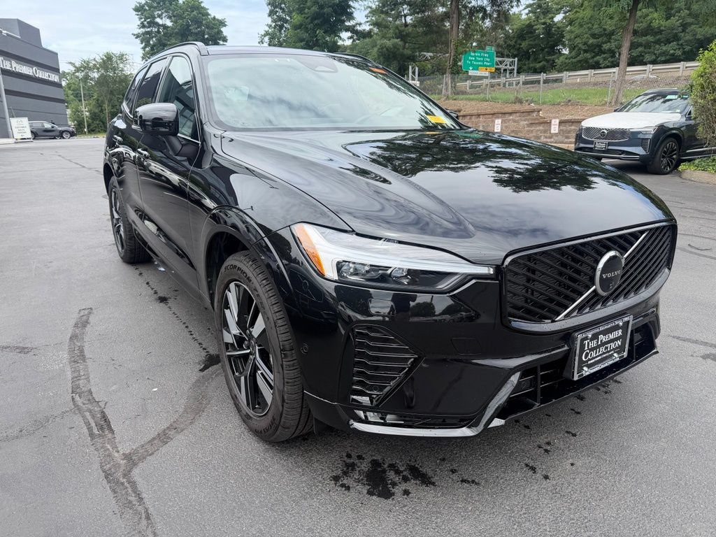 Used 2026 Volvo XC60 B5 Plus w/ Climate Package AWD/4WD image 5