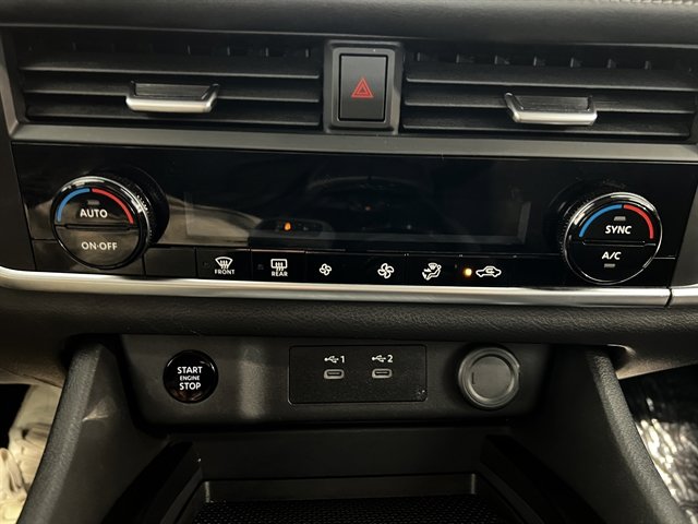 Used 2024 Nissan Rogue SV image 41