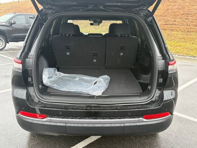 New 2026 Jeep Grand Cherokee Altitude AWD/4WD image 40