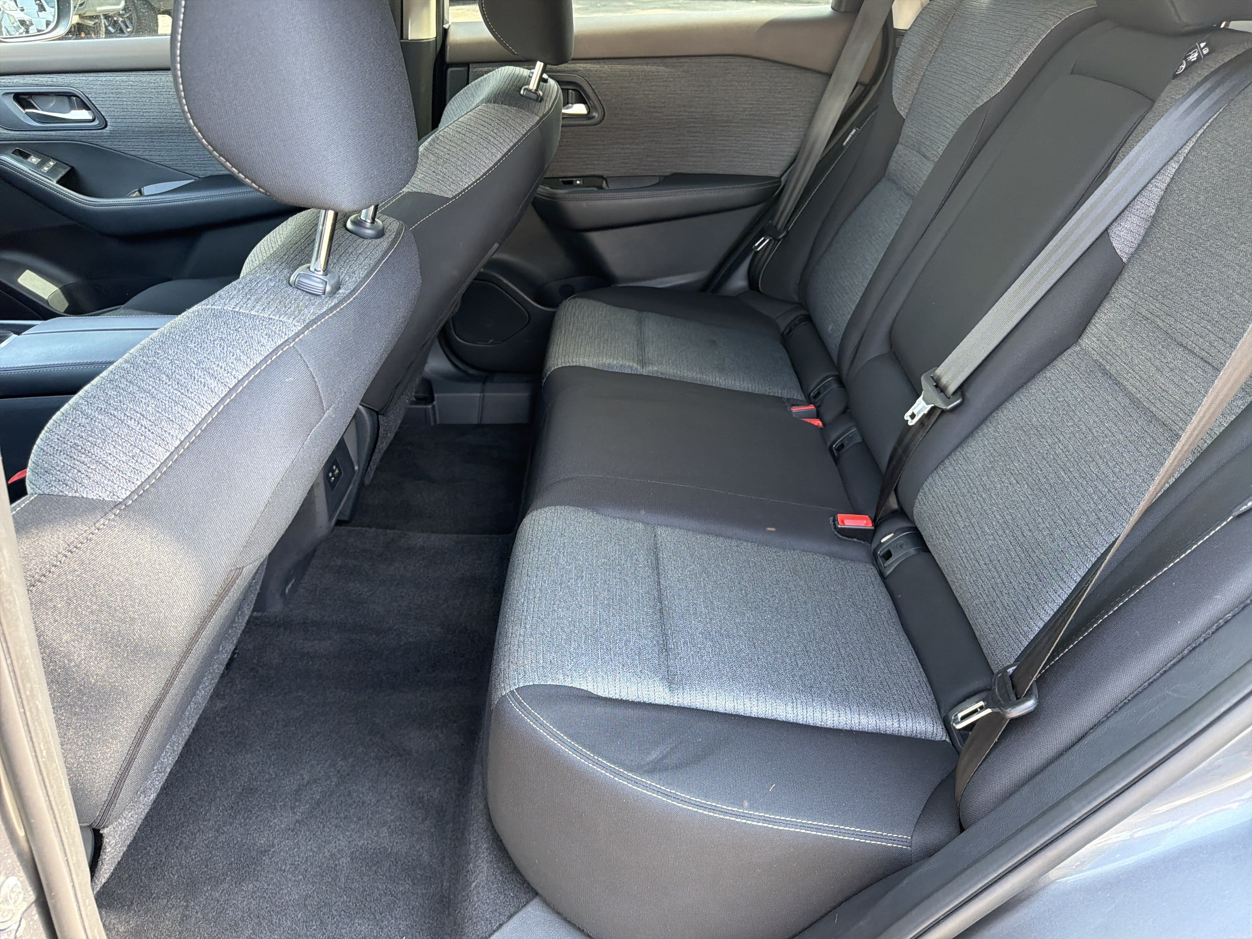 Used 2023 Nissan Rogue SV FWD image 20