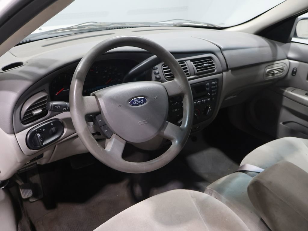 Used 2005 Ford Taurus SE image 14