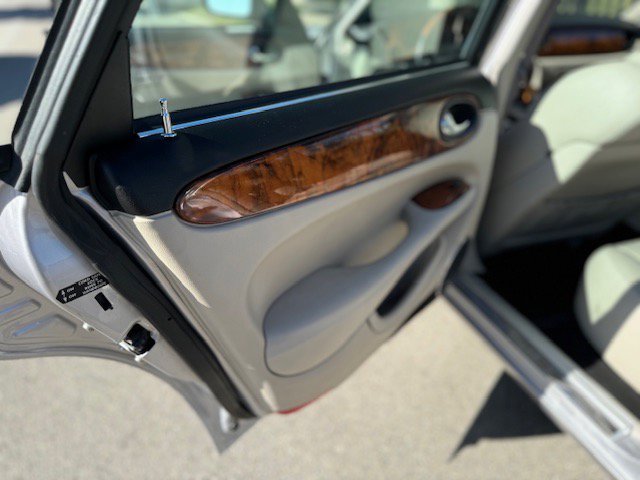 Used 2002 Jaguar XJ8 image 14