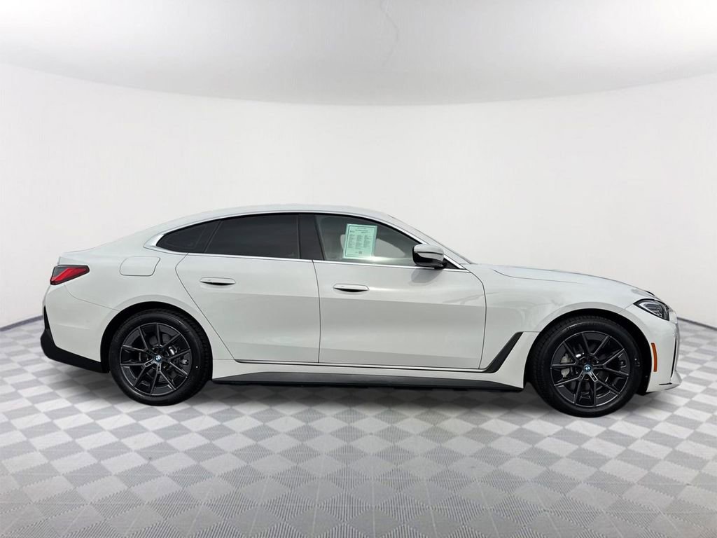 Used 2024 BMW i4 eDrive35 w/ Convenience Package image 27