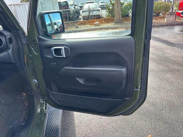 Used 2022 Jeep Wrangler Unlimited Sahara image 32