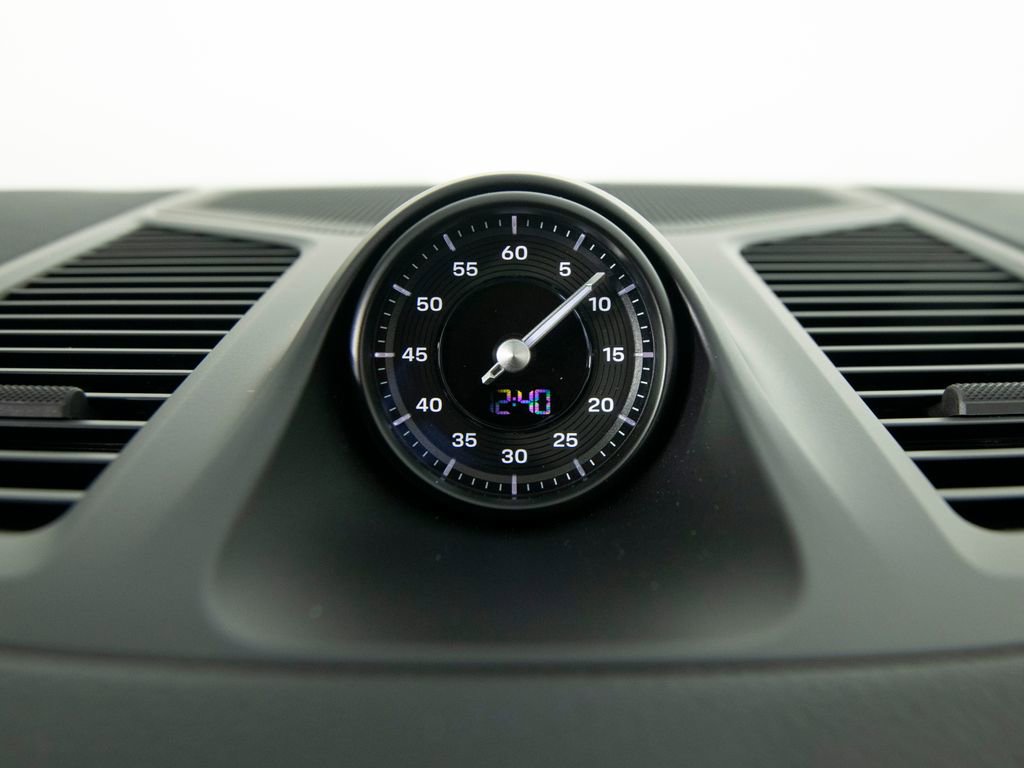 Certified 2025 Porsche Cayenne Coupe image 26