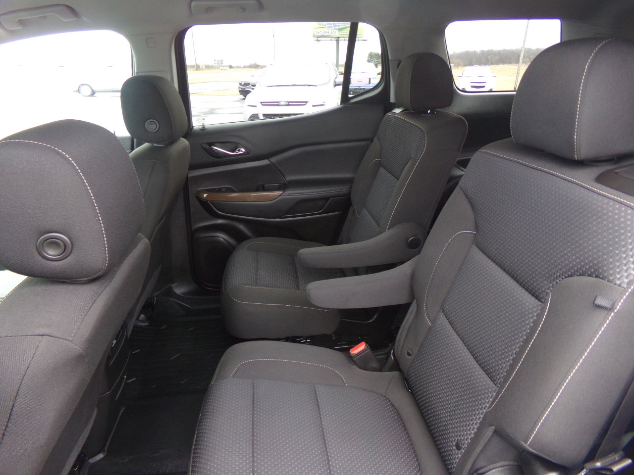 Used 2023 GMC Acadia SLE w/ Driver Convenience Package image 24