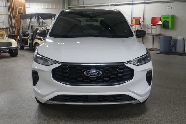 Used 2023 Ford Escape ST-Line w/ Tech Pack #1 AWD/4WD image 2