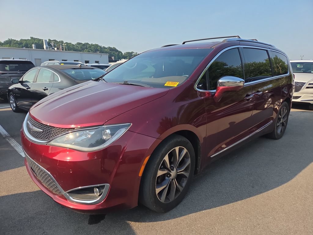 Used 2017 Chrysler Pacifica Limited w/ UConnect Theater Package FWD image 1