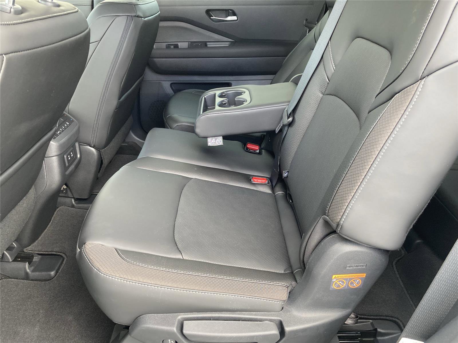 New 2026 Nissan Pathfinder SL image 31